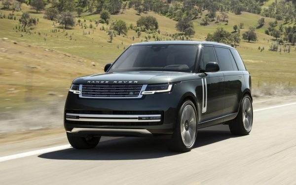 Range Rover se poprvé začne vyrábět mimo Británii