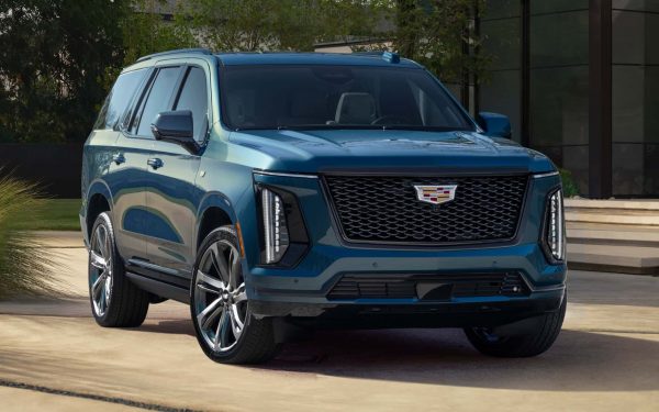 Cadillac Escalade dostal novou „tvář“, ale přišel o turbodiesel